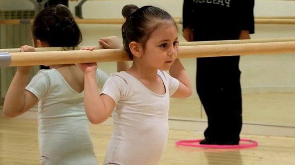 La Danza italiana cammina sulle gambe delle piccole scuole di danza